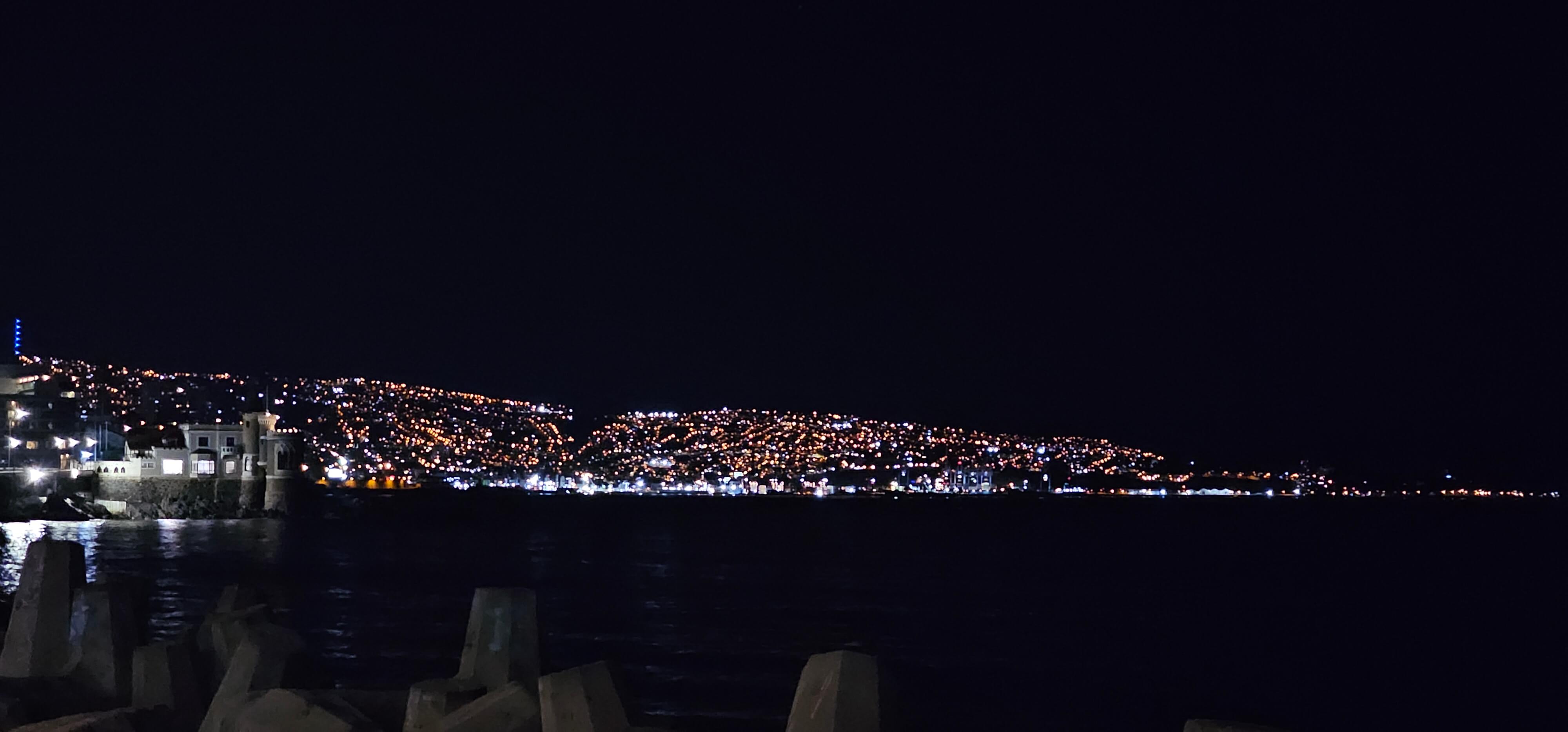 Valparaiso nocą